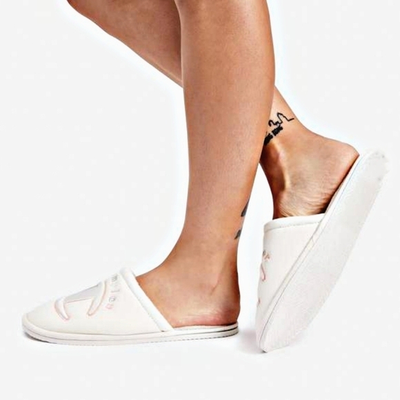 Champion ✦ White Logo Slippers ✦ Sleepover II Chalk Knit Cushioned House Shoes 9 - Picture 6 of 12